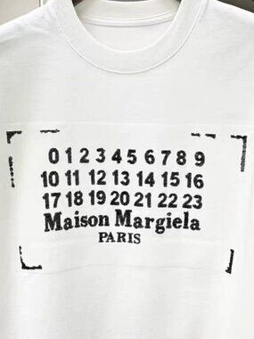 Retro Distressed Graphic T-shirt - Urban Streetwear Fashion Tee